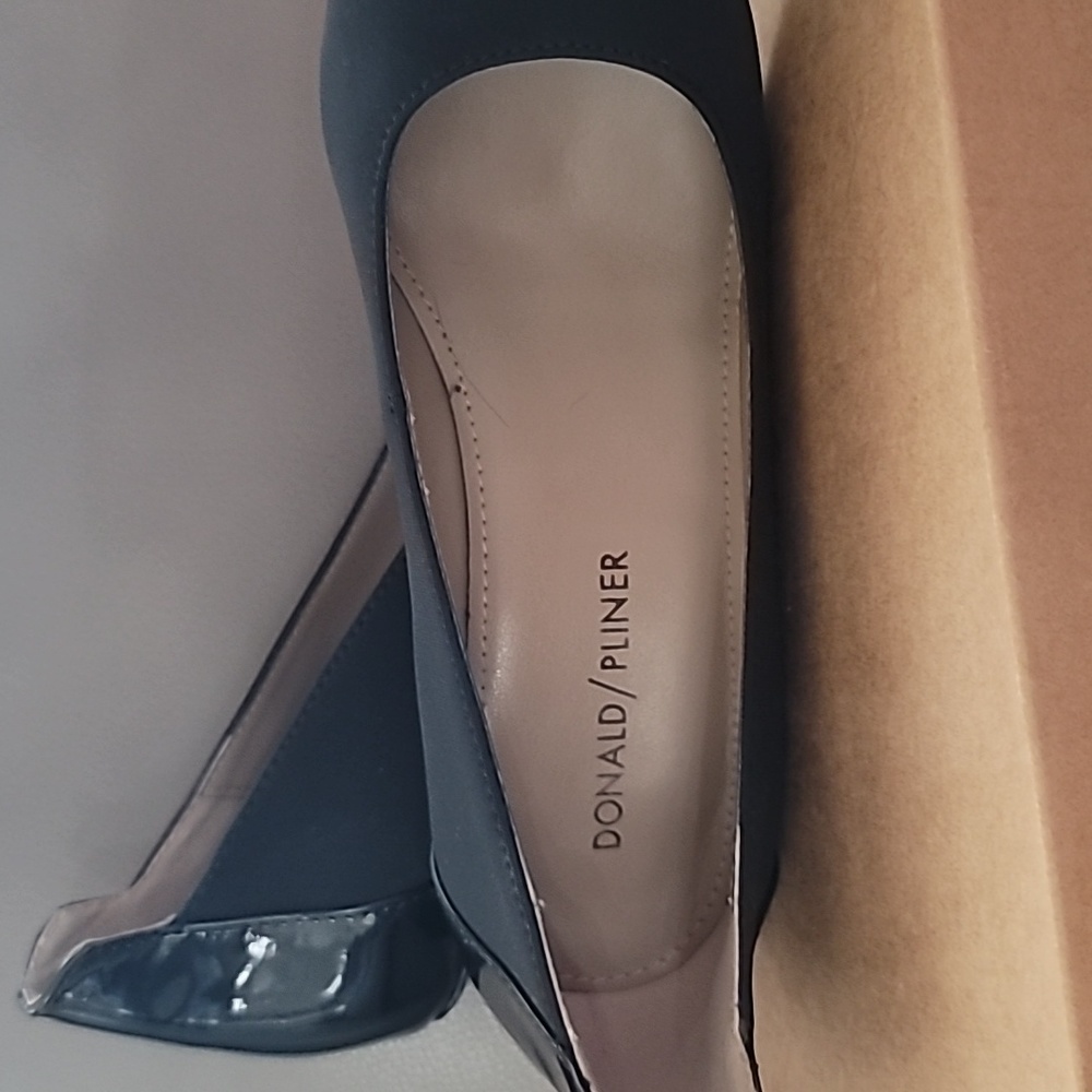 NIB Donald Pliner black dress pumps - Picture 2 of 5